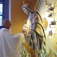 Enhancing My Prayer Life: Eucharistic Adoration from Niepokalanow in Poland